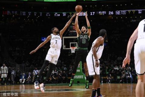 NBA-塔图姆补篮绝杀湖人，凯尔特人终结对手10连胜登顶西部引热议